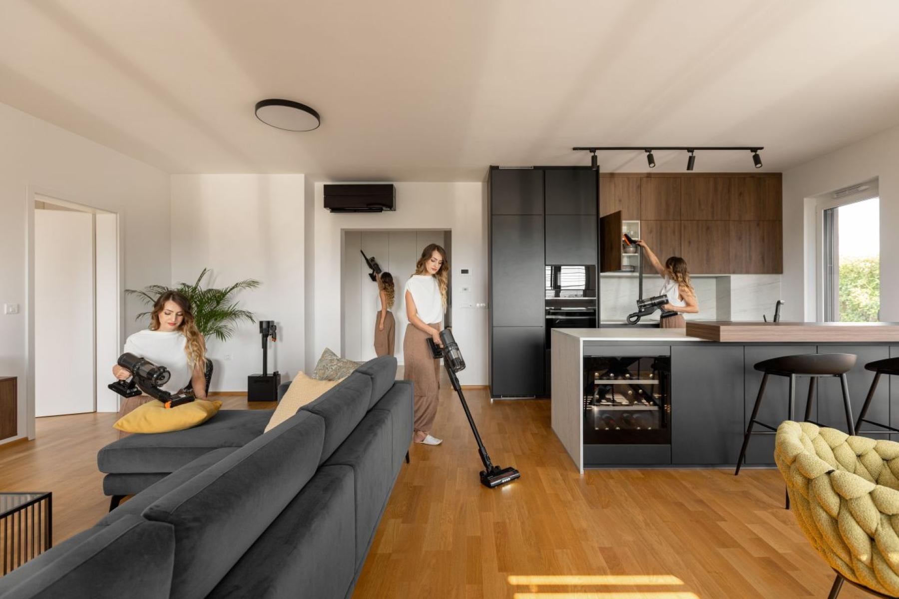 Gorenje Kabelloser Staubsauger NEOEXPERT SVC296749NEBL, mit Absaugstation, 2-in-1 – 60 min, 190 AW, Behälter 0,6 l