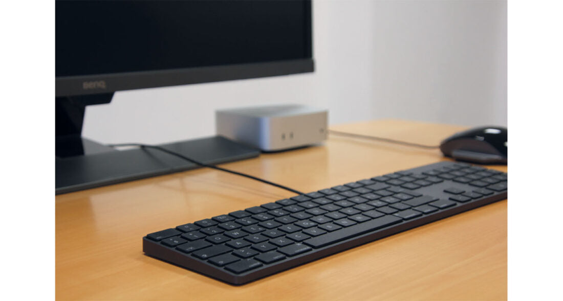 LMP KB-1843 – Tastatur, kabelgebunden (USB-C), CH-Layout (DE-CH), Fullsize (mit Ziffernblock), USB-Hub