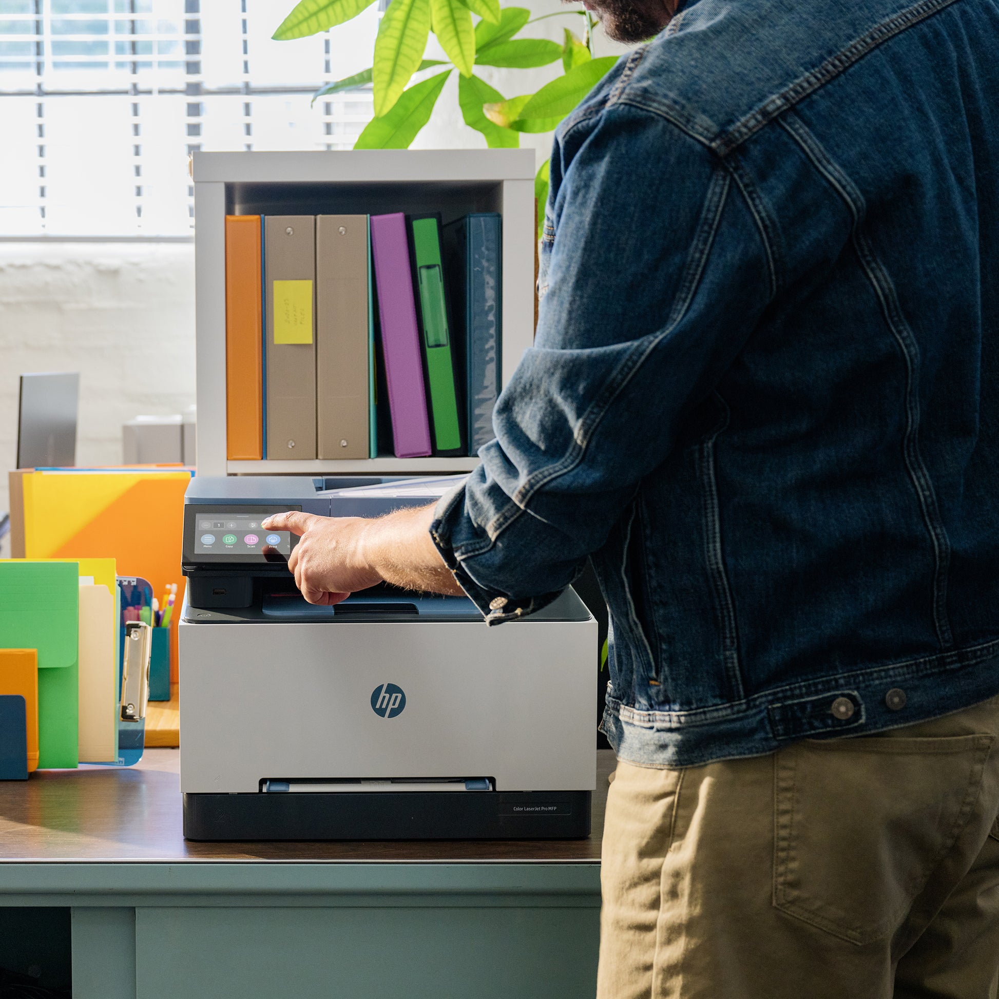 HP LaserJet Pro 3302Fdn – Farbiger Laser-MFP, 4-in-1