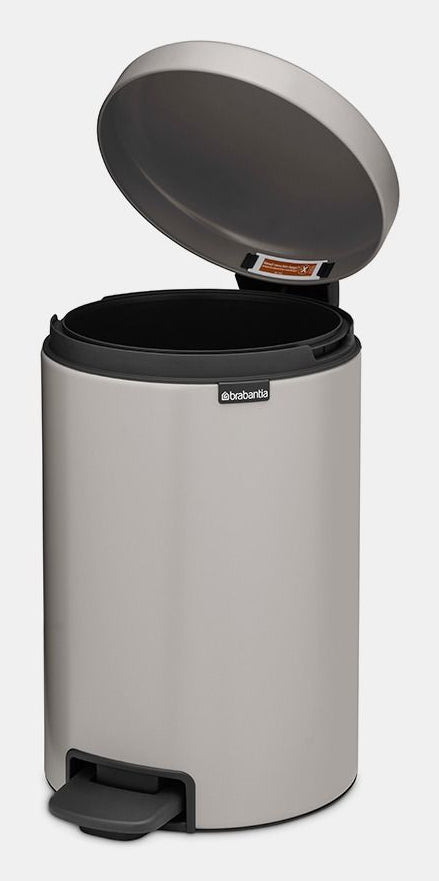 Brabantia NewIcon Treteimer – 12 l – Stahl, rund – Hellgrau – Soft-Close, Anti-Rutsch