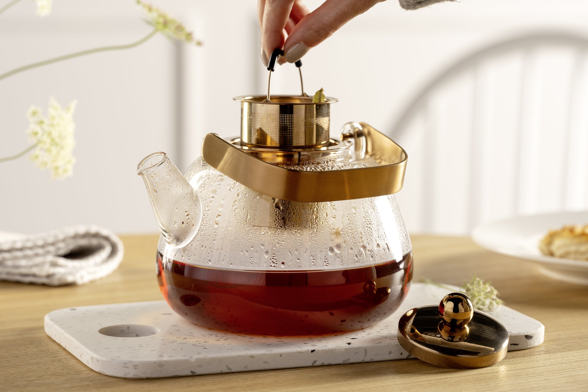 LEONARDO Teekanne – 1,2 l, Borosilikatglas, transparent, abnehmbarer Deckel, mit Teefilter, spülmaschinenfest