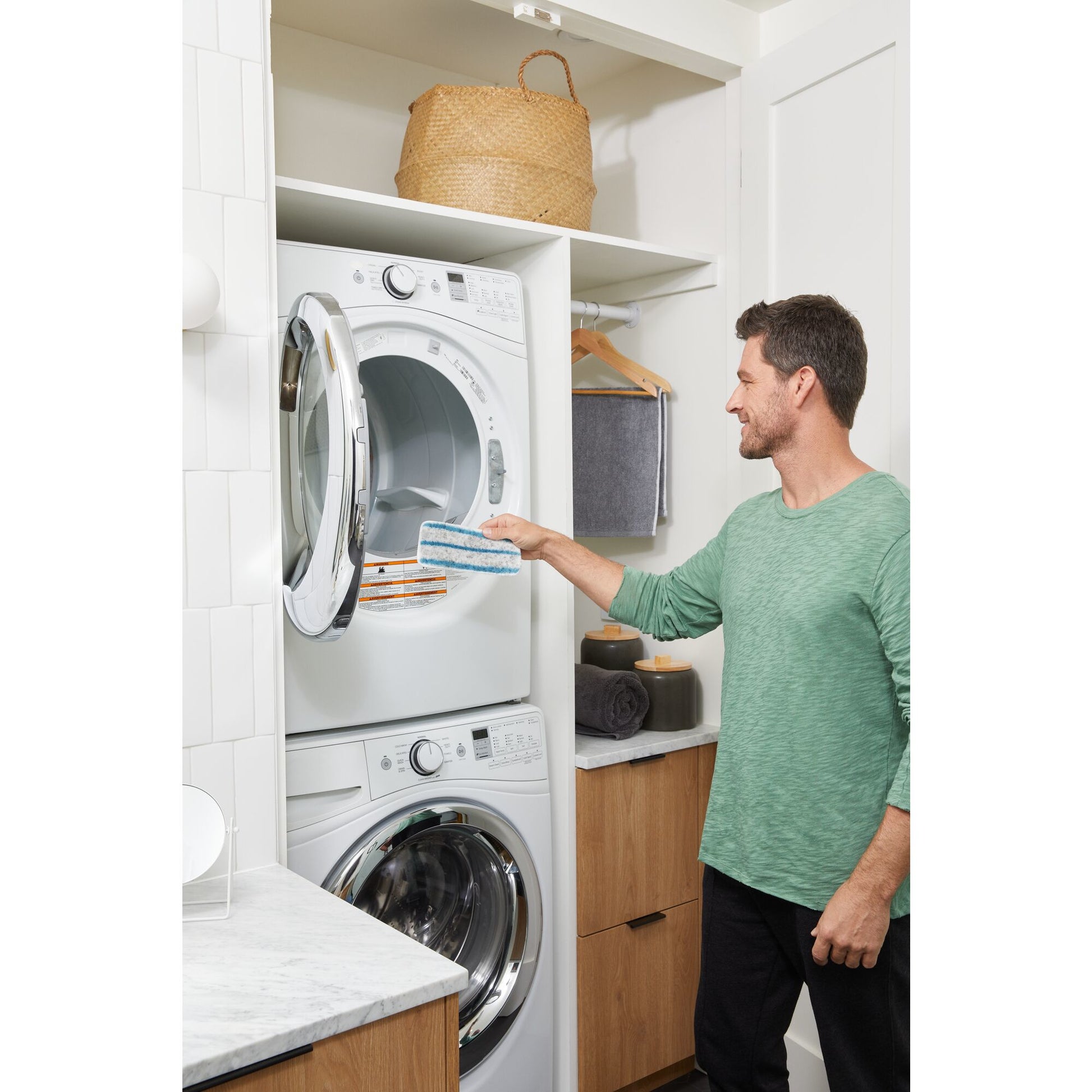 Black & Decker Dampfbesen – 500 ml, türkis, weiss, für Hartböden