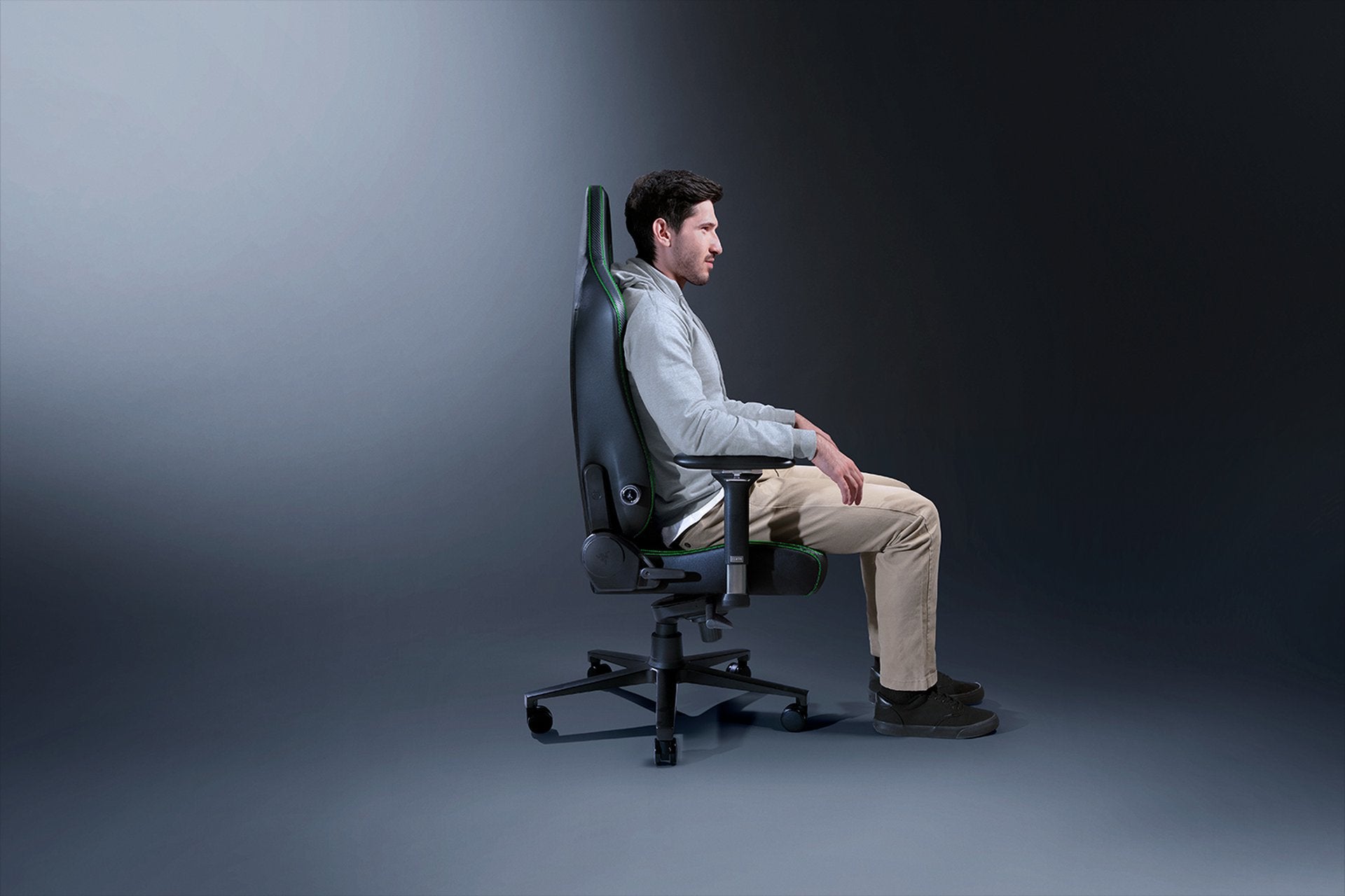 Razer Konferenzstuhl Iskur V2 – 70 × 68 × 140 cm, grau