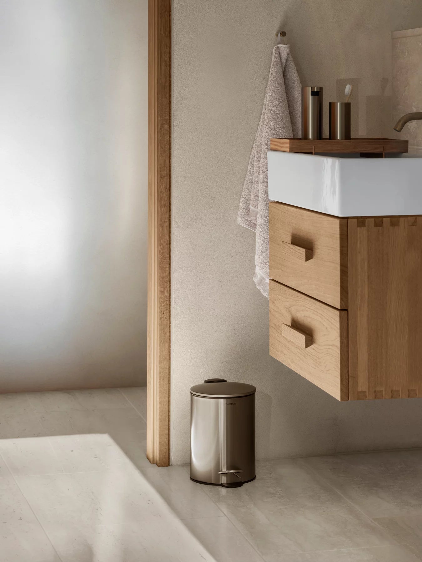 Blomus Treteimer TUBO – 3 l – Stahl, rund – Gold – Soft-Close