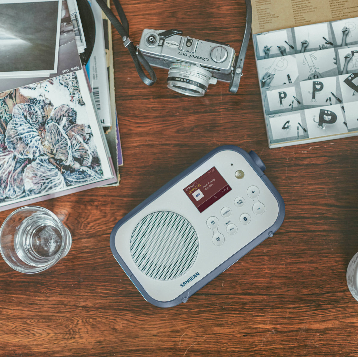 Sangean DPR-42BT – Tragbares DAB+ Radio, UKW, Bluetooth – Weiss/Blau