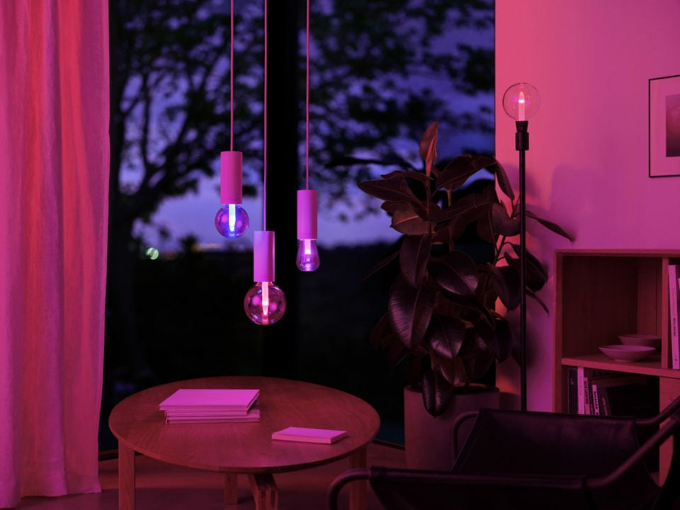 Philips Hue LED LG ST72 E27 – Zigbee, Bluetooth – dimmbar – 2000–6500 K – 500 lm 6,8 W – transparentes Glas