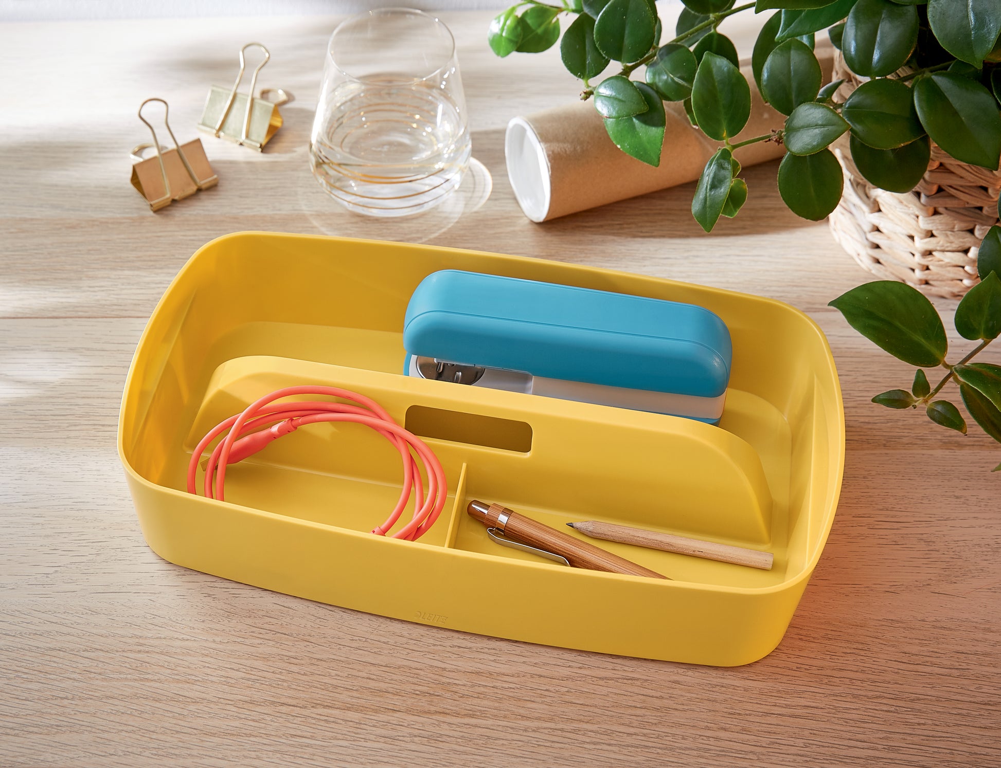 Leitz Aufbewahrungsbox – 5 l, für A5, mit einrastendem Deckel, gelb, Polystyrol (PS), B 318 × H 128 × T 191 mm