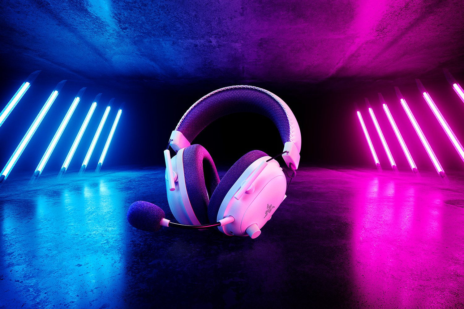 Razer Blackshark V2 Pro – Gaming-Headset – Bluetooth, Surround, abnehmbares Mikrofon – Weiss, für PS4 – bis 70 h