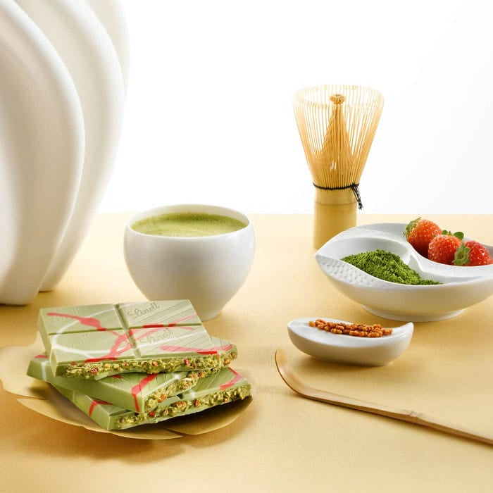 Lindt Tokyo Style Schokolade – Erdbeere & Matcha – 145 g