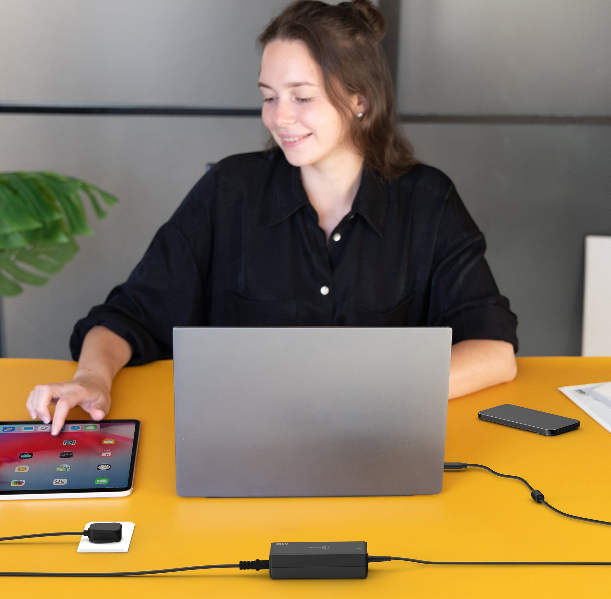 j5create USB-Wandladegerät 65 W – USB-C×1 – PD, UK-Stecker (Typ G) – Schwarz