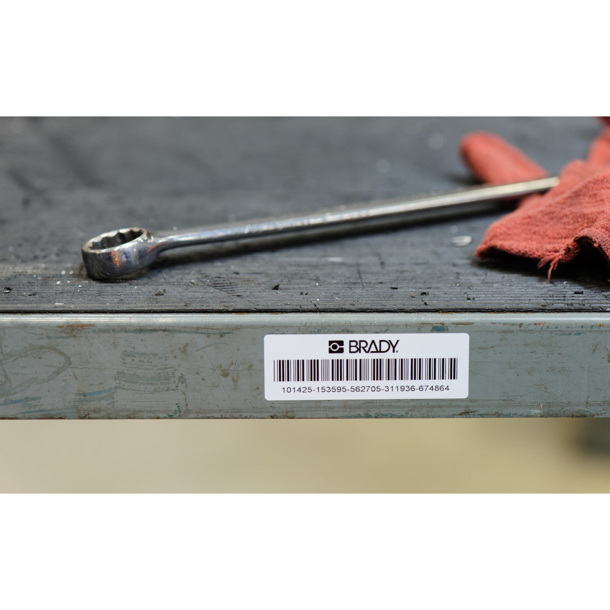 Brady M4-47-483 – Etiketten (Rolle) 25 × 13 mm – Polyester, weiss – Thermotransfer – 480 Etiketten/Rolle