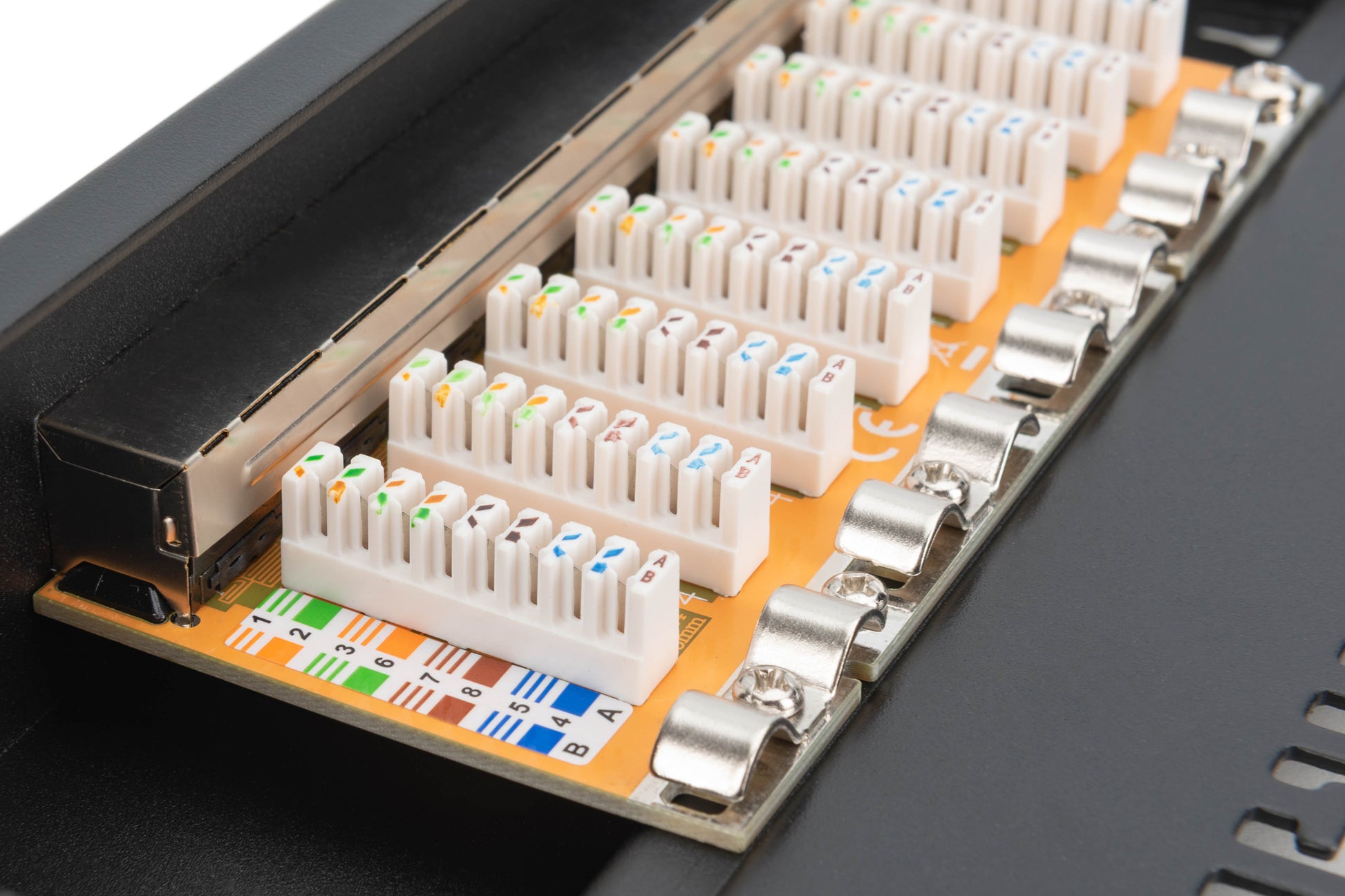Digitus CAT 6 (Klasse E) Patchpanel – geschirmt, 8× RJ-45, Rackeinbau, 1U, schwarz