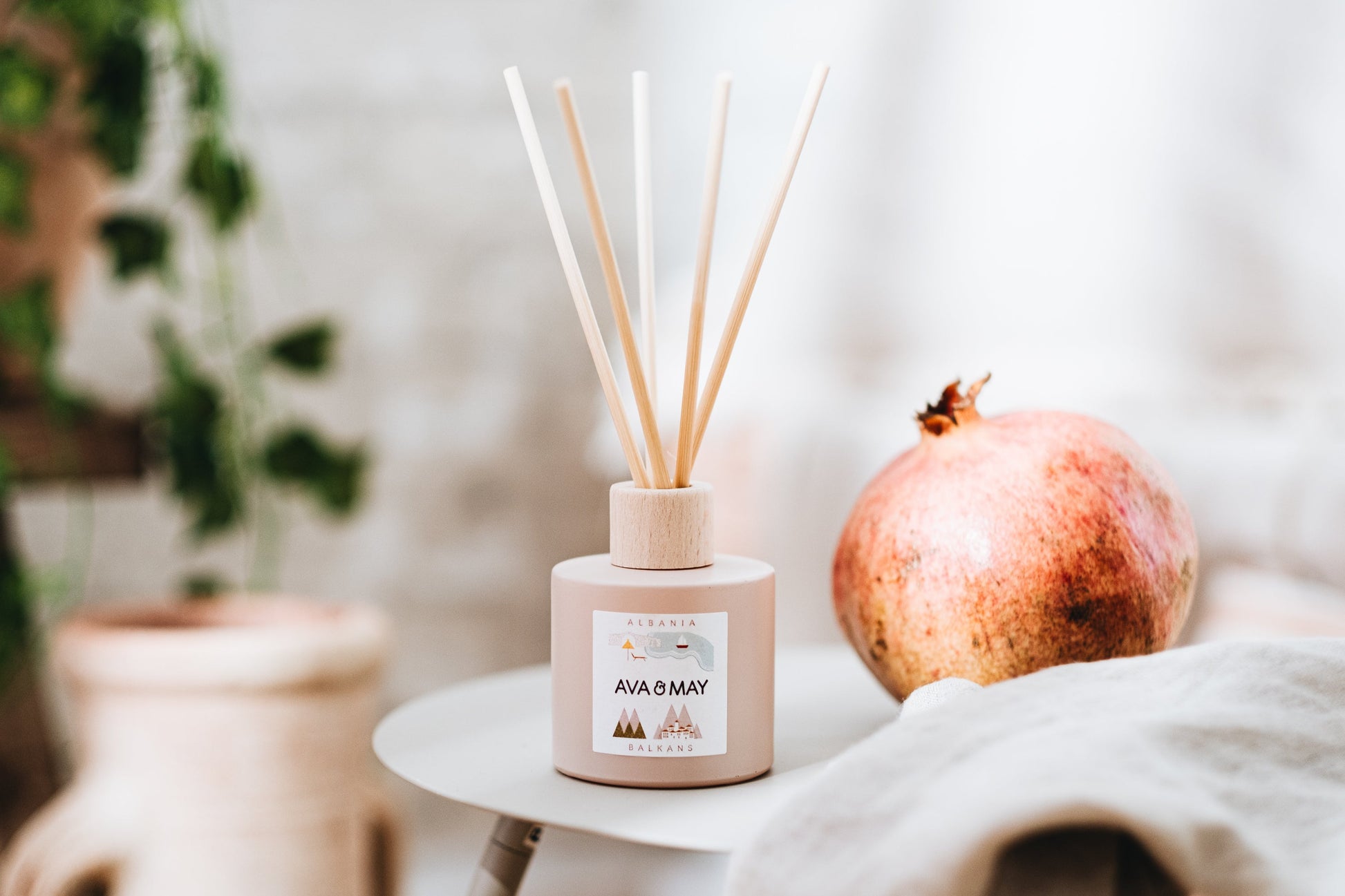 AVA & MAY Duftstäbchen Albania – Granatapfel – 100 ml