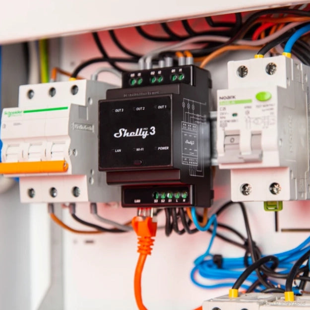 Shelly PRO 3 – Schaltaktor – 3 Kanäle, Leistungsmessung, WLAN/LAN – für KNXnet/IP