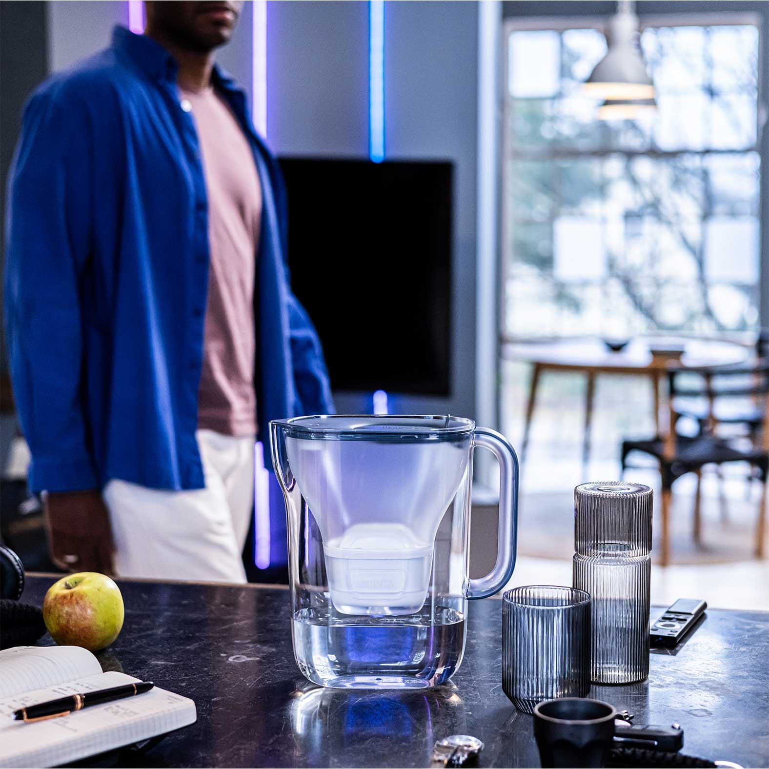 Brita Style Essential – Tischwasserfilter 2,4 l, MAXTRA, Kunststoff, Blau/Transparent, mit 2 Kartuschen