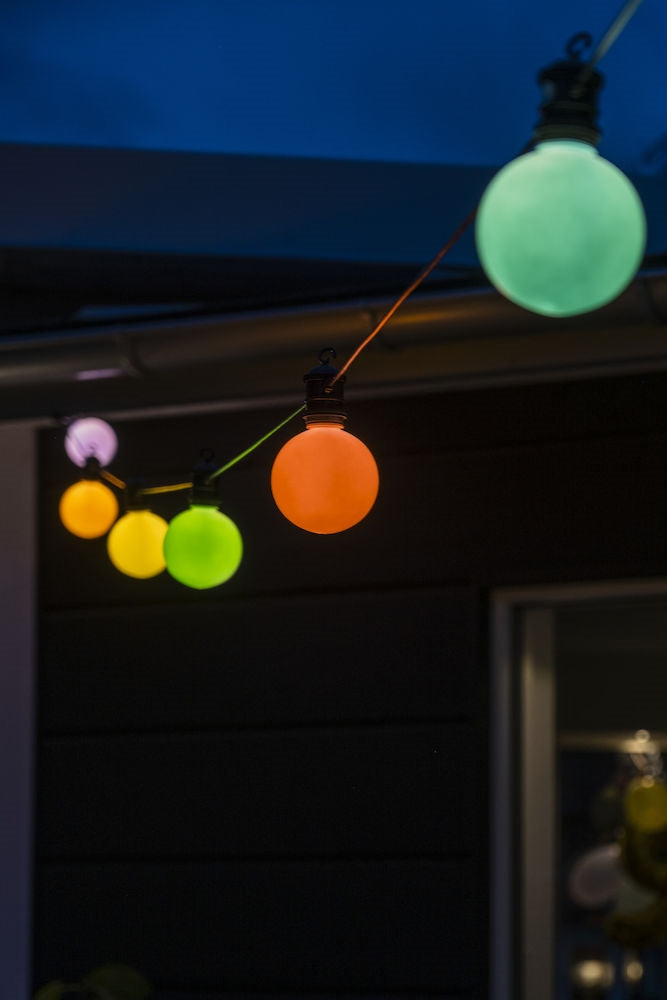 Konstsmide Lichterkette – 2600 K – IP44 – Akku & Solar – 10 LEDs, Timer, dimmbar, Fernbedienung – Kunststoff