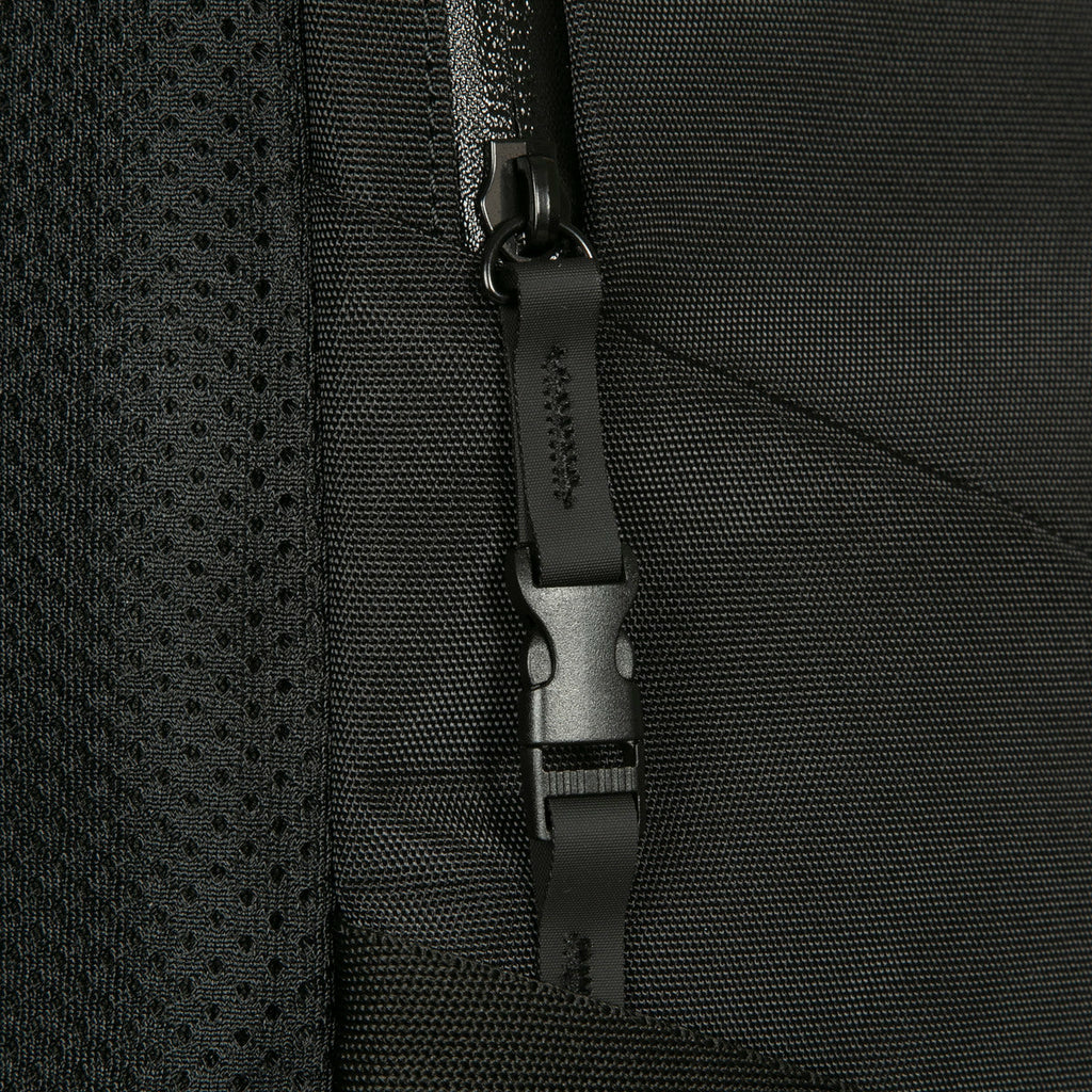 Targus Notebook-Rucksack Terra EcoSmart – für 16", 23 l, mit Regenabdeckung, Polyester – schwarz
