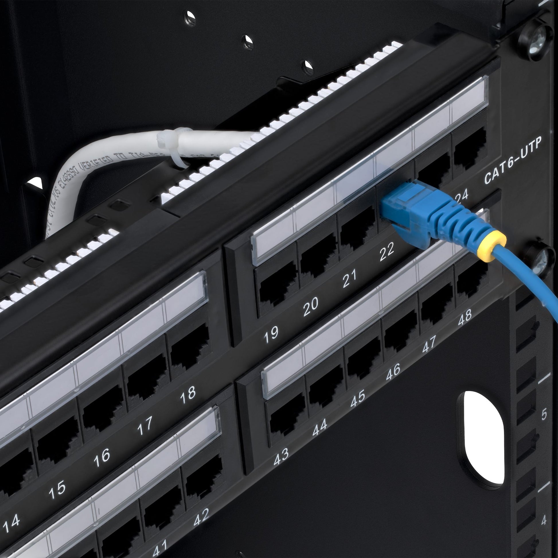 StarTech.com 48-Port Patchpanel – Cat6, 48× RJ-45, Gigabit (1G), 2U, 19", U/UTP, Schwarz