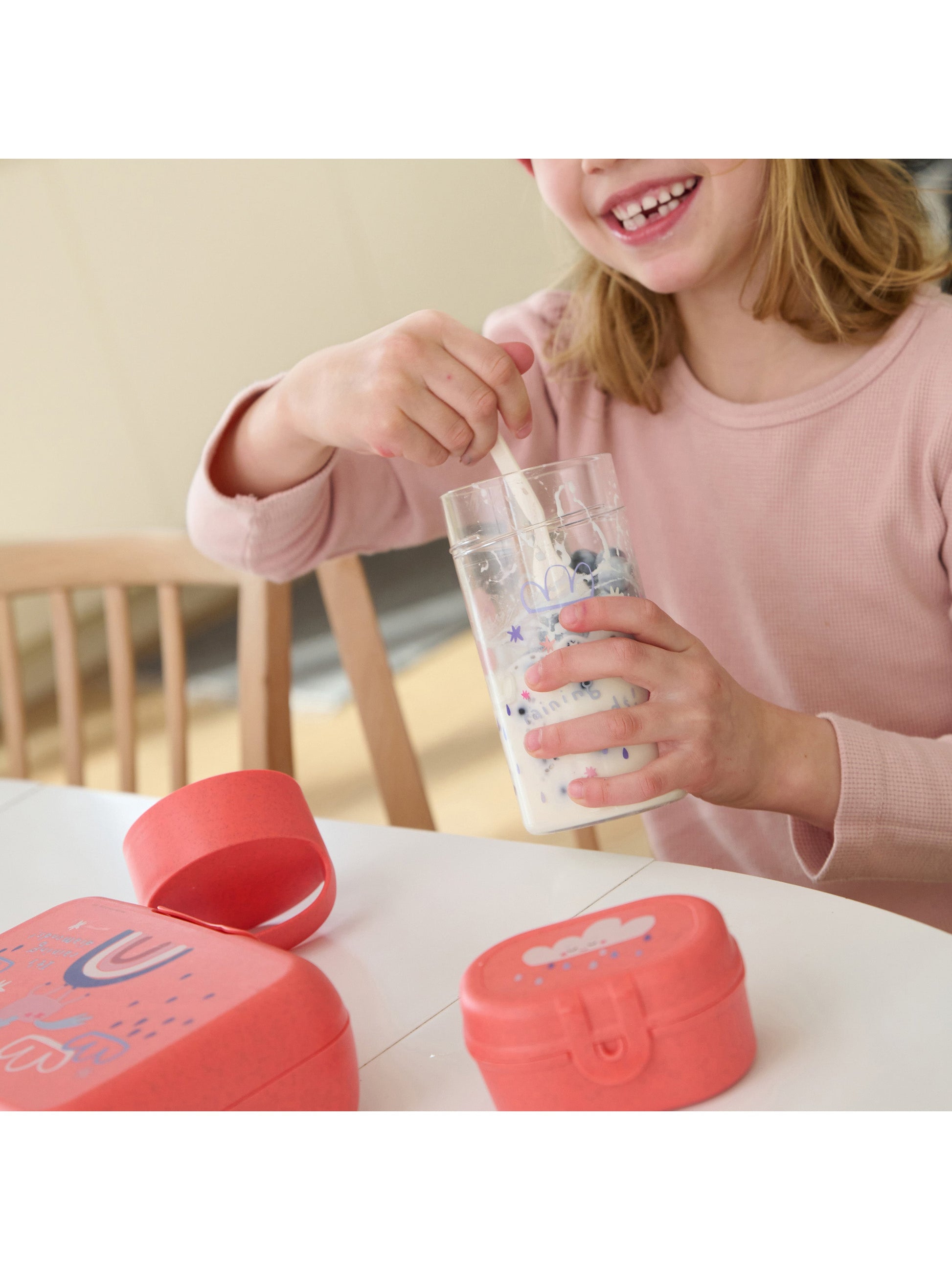 Koziol DREAMS Snack- & Trinkflasche 500 ml – Biozirkulärer Kunststoff, für Kinder, Regenbogen