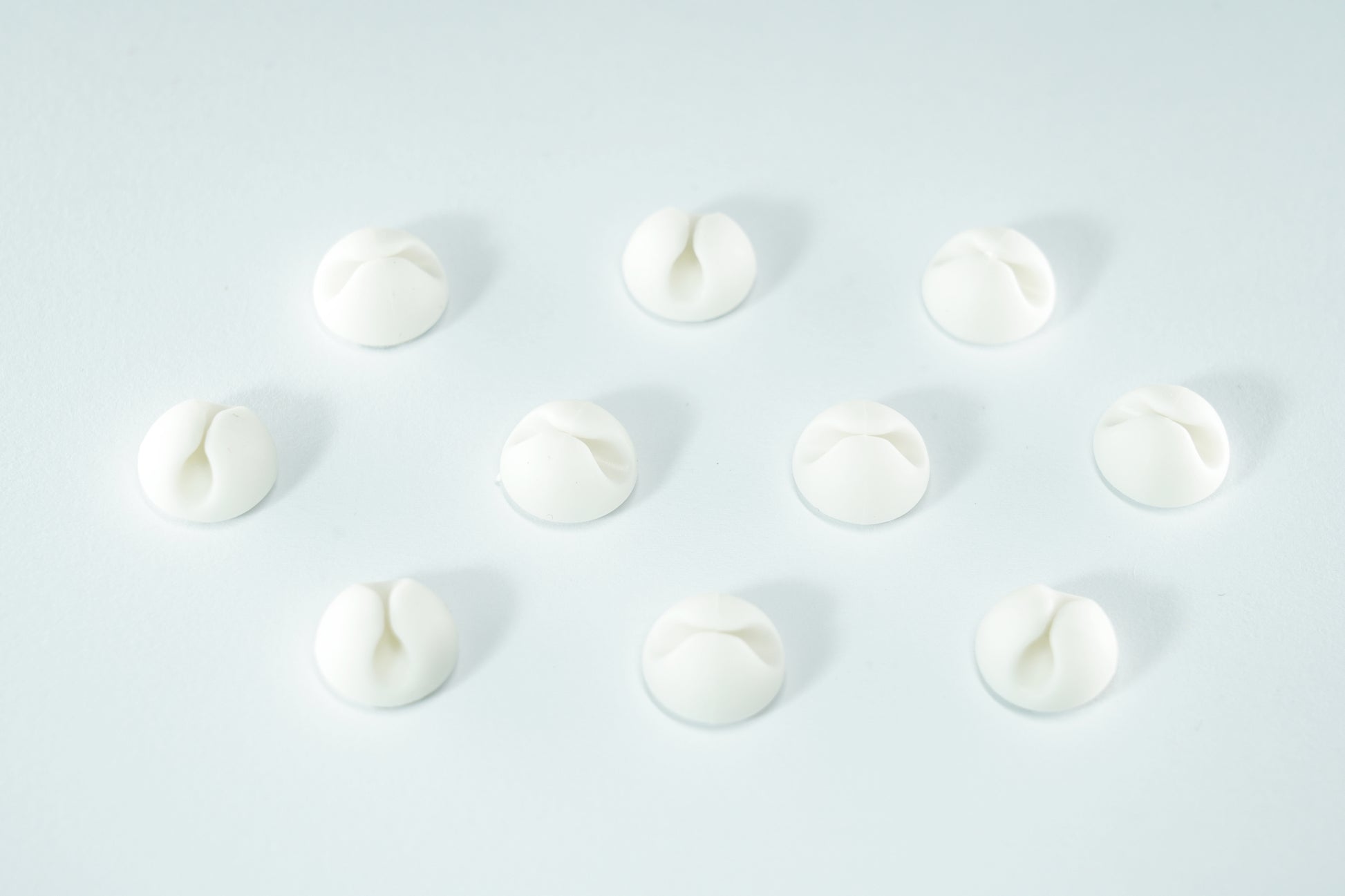 M. Schönenberger Kabelhalter, Ø 15 mm × 10 mm, Befestigungslöcher, 10er-Pack – Weiss
