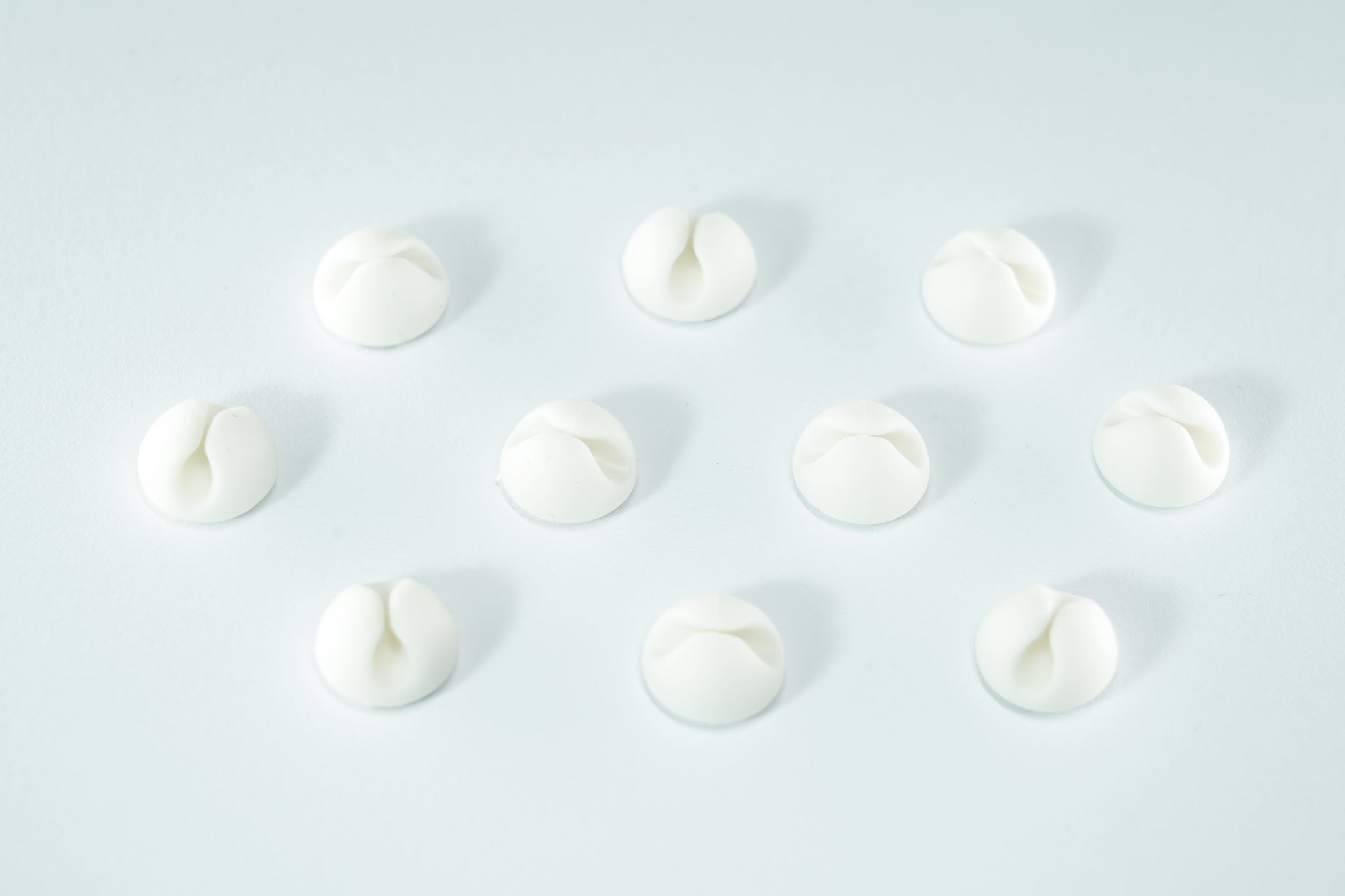 M. Schönenberger Kabelhalter, Ø 15 mm × 10 mm, Befestigungslöcher, 10er-Pack – Weiss