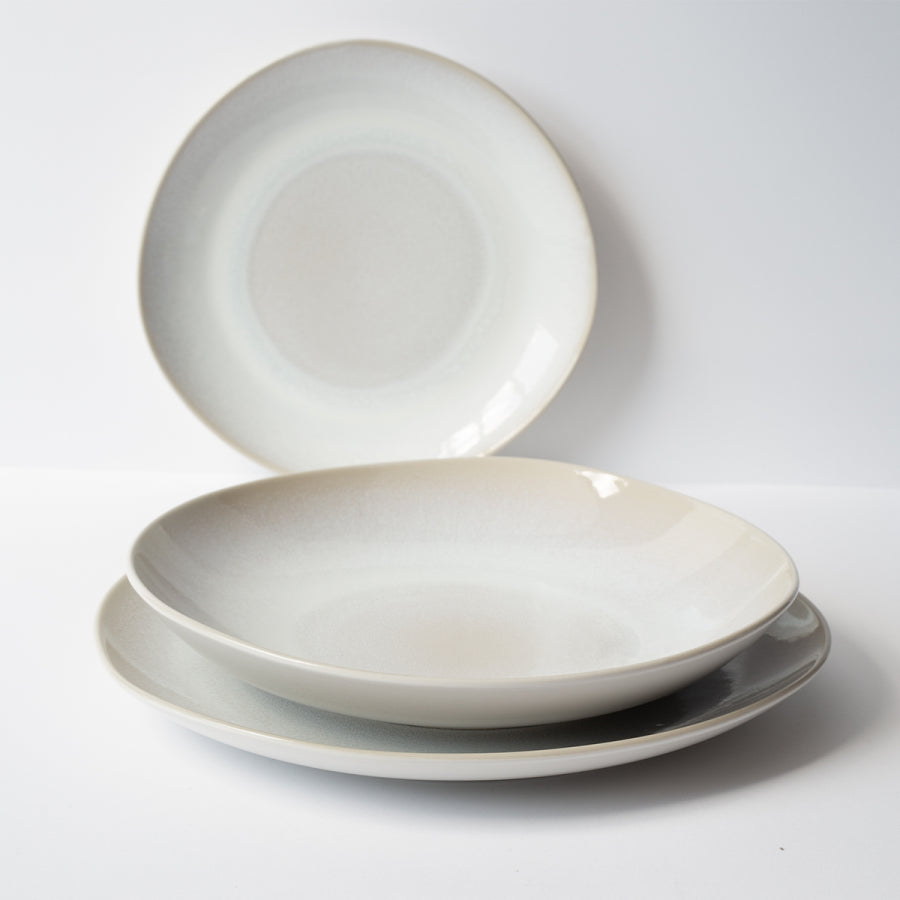 Sola Speise-Service – 12-teilig, Ø 25 cm (Speiseteller), Steingut, Hellgrau, spülmaschinenfest