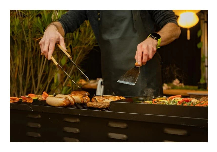 Blaser + Trösch Gastrogrill Companion Pro – 90 × 48 cm Grillfläche, 4 Brenner, 14,04 kW – Schwarz/Silber