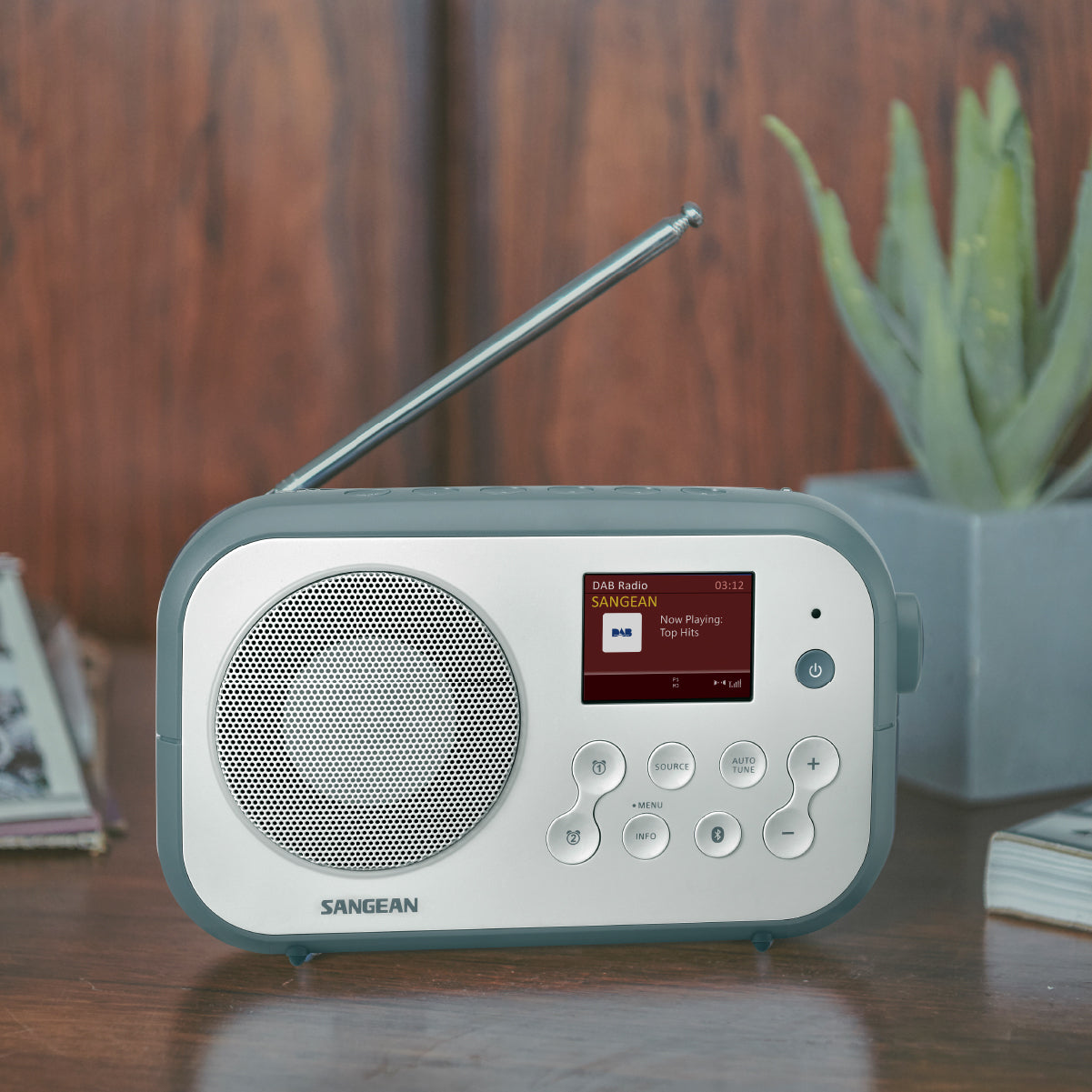 Sangean DPR-42BT – Tragbares DAB+ Radio, UKW, Bluetooth – Weiss/Blau