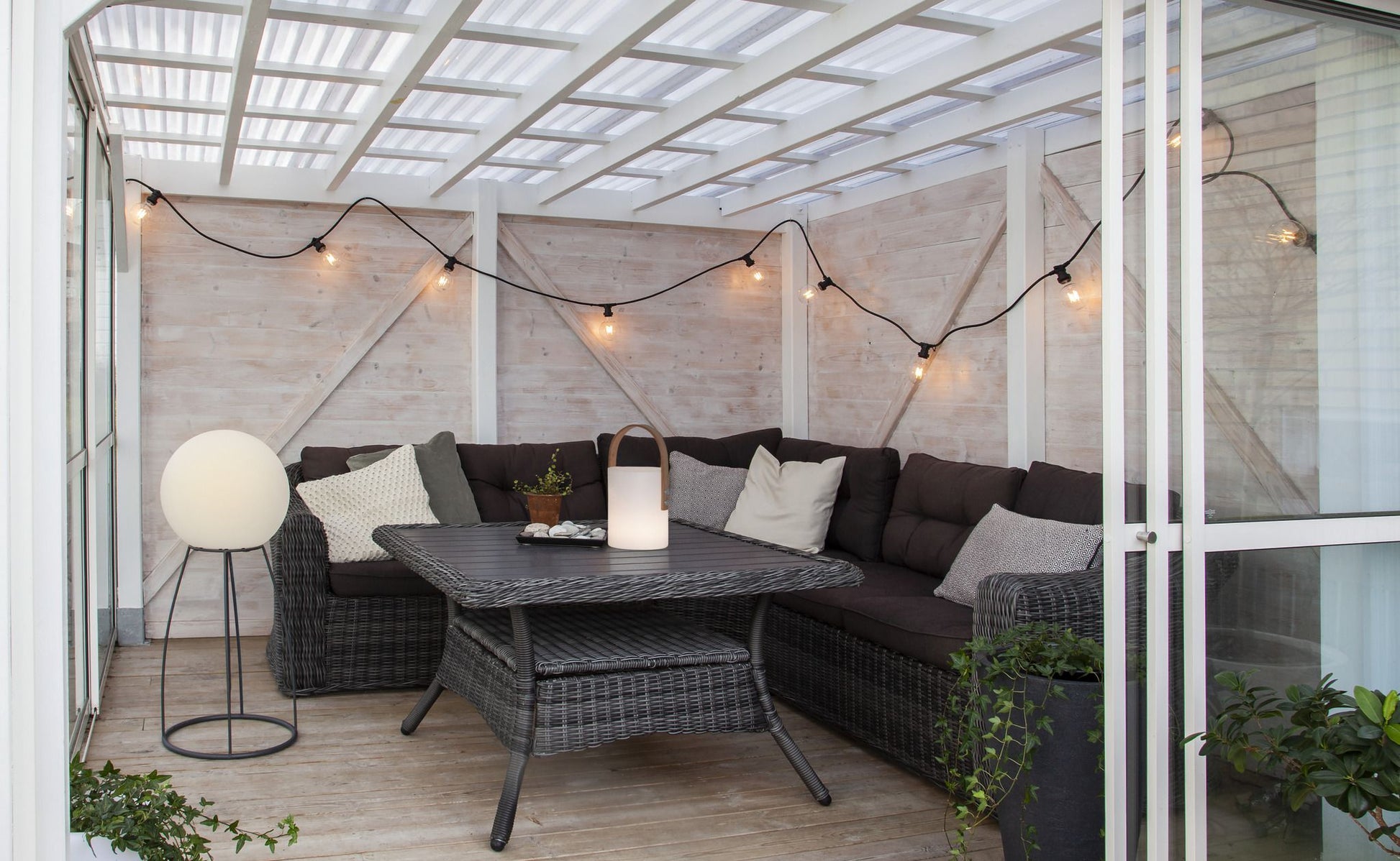 M. Schönenberger Schönenberger Lichterkette SOLO – 20 m – 20 W – IP44 – Netzbetrieb – 20 Lampen – Schwarz