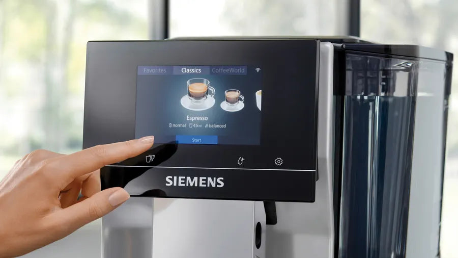 Siemens EQ700 TP715D47 Kaffeevollautomat – 19 bar, 2,4 l, 320 g, Silbergrau