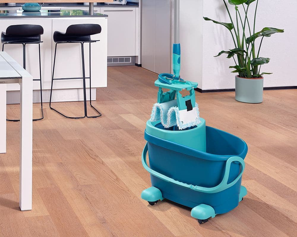 Leifheit Clean Twist M Ergo – Bodenwischer-Set – Wischbreite 33 cm, Teleskopstiel, Türkis