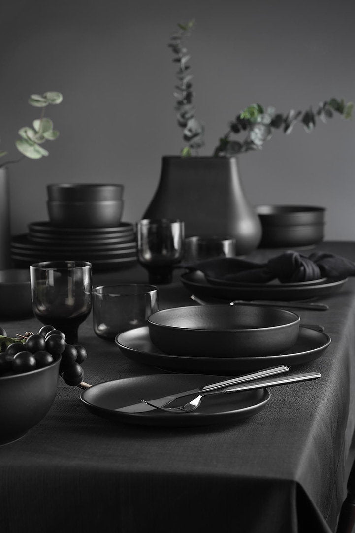 Hermia Geschirrset 710KTP3369 – Set 24-teilig, Speiseteller Ø 27 cm, Porzellan, Schwarz, spülmaschinenfest