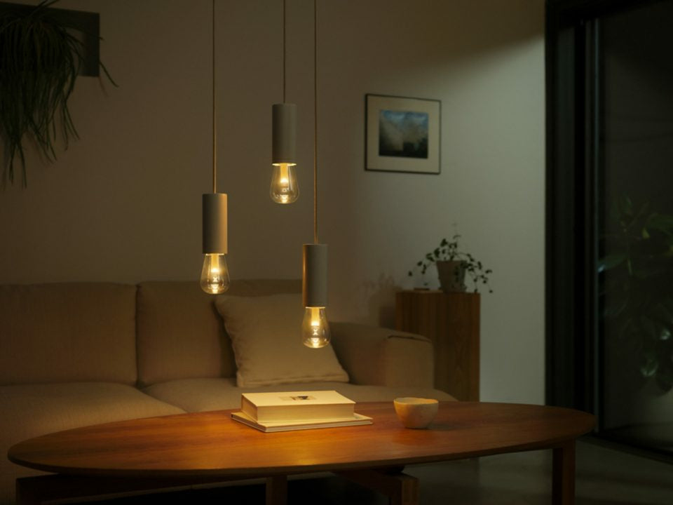 Philips Hue LED LG ST72 E27 – Zigbee, Bluetooth – dimmbar – 2000–6500 K – 500 lm 6,8 W – transparentes Glas