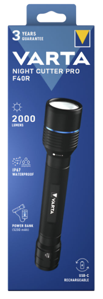 Varta Taschenlampe NIGHT CUTTER PRO F40R – 2000 lm, 350 m, IP67, USB-C, 5200 mAh, 5 Modi – Schwarz