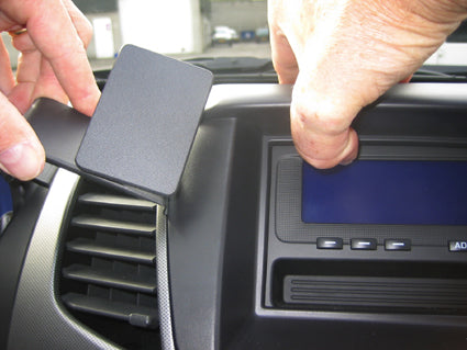 Brodit ProClip Montageplatte – für Mitsubishi L200 2006–2015
