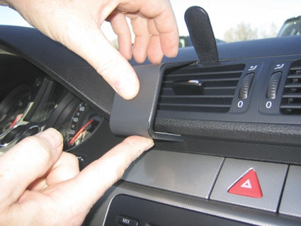 Brodit ProClip – Auto-Halterung – für Volkswagen Passat (05–14), Passat Alltrack (12–15), Passat CC (09–17) –