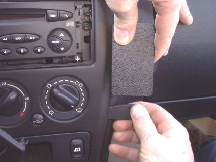Brodit ProClip Montageplatte – für Citroen Xsara 98–04 – Schwarz, Kunststoff