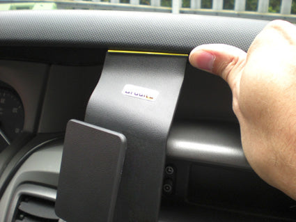 Brodit Montagehalterung für Nissan Primastar 02–10, Opel Vivaro 02–10, Renault Trafic 02–10, schwarz
