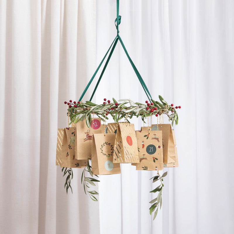 Folia Adventskalender-Set Oh Deer – 24 bedruckte Blockbodenbeutel – 100 × 175 × 55 mm
