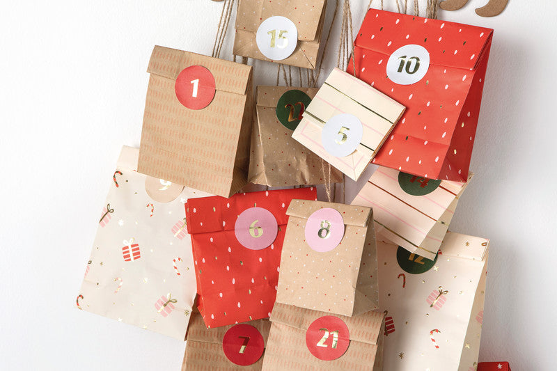 Folia Adventskalender-Set Dackel – 24 bedruckte Papiertüten – 350 × 250 × 25 mm