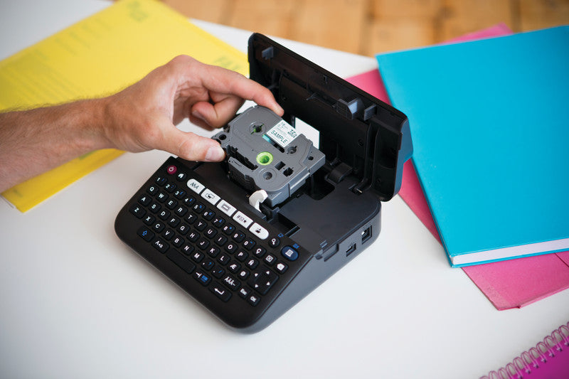 Brother D450VP – Beschriftungsgerät für TZe-Bänder 3,5–18 mm, USB, Auto-Cutter, 20 mm/s