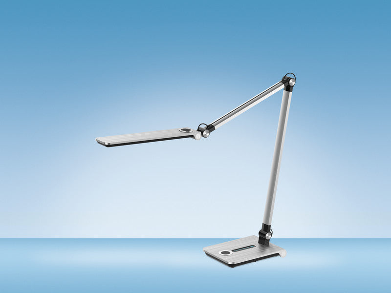 Hansa LED-Tischleuchte Wave – dreh-/neigbar, stufenlos dimmbar – 3000–5800 K – 450 lm 8,5 W – silber