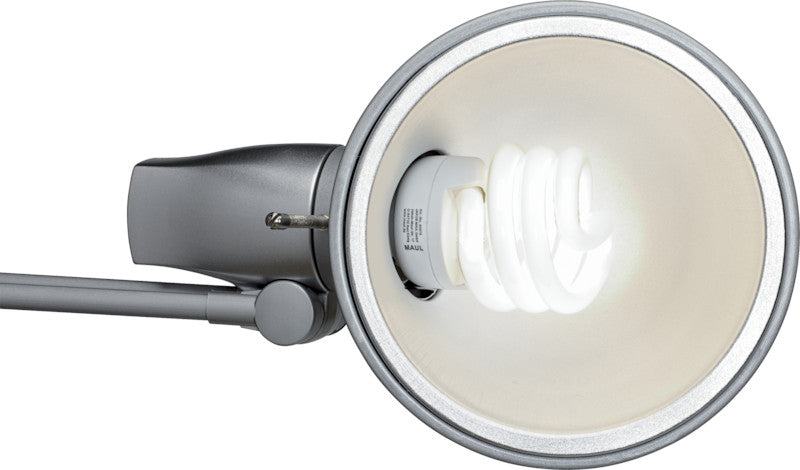 MAUL Energiespar-Tischleuchte rock – dreh- & neigbar, mit Schalter – 2700 K – 880 lm 15 W – silber