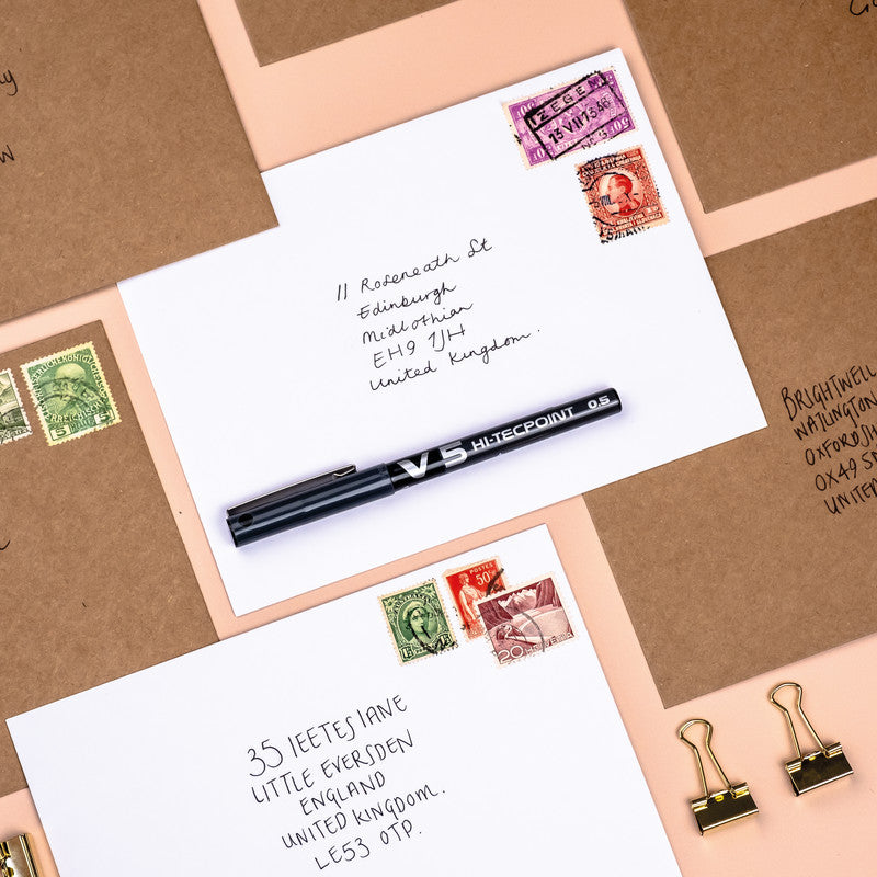 Pilot Hi-Tecpoint V5 – Tintenroller, mit Kappe, 0,3 mm, Schwarz, für Linkshänder