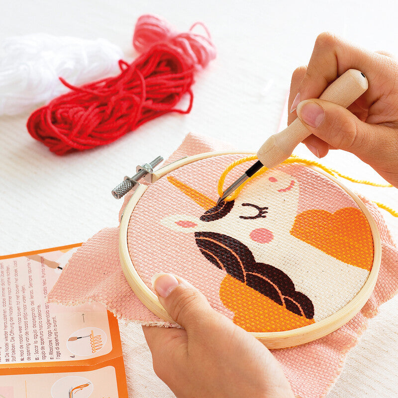 My Mandarine – Bastelset Punch Needle Einhorn – 4 Farben – 180 × 180 mm