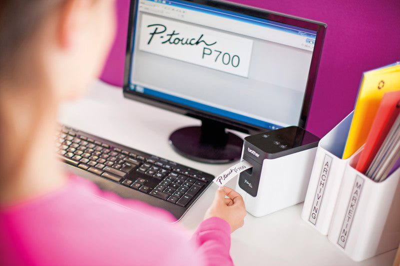 Brother P700 – Beschriftungsgerät für TZe-Bänder 3,5–24 mm, USB, WLAN, Auto-Cutter, 180 dpi