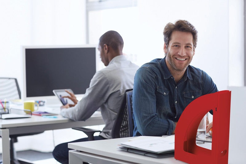 Q-Connect Stehsammler für Format C4 – mit Griffloch, 80 mm, Rot, Kunststoff