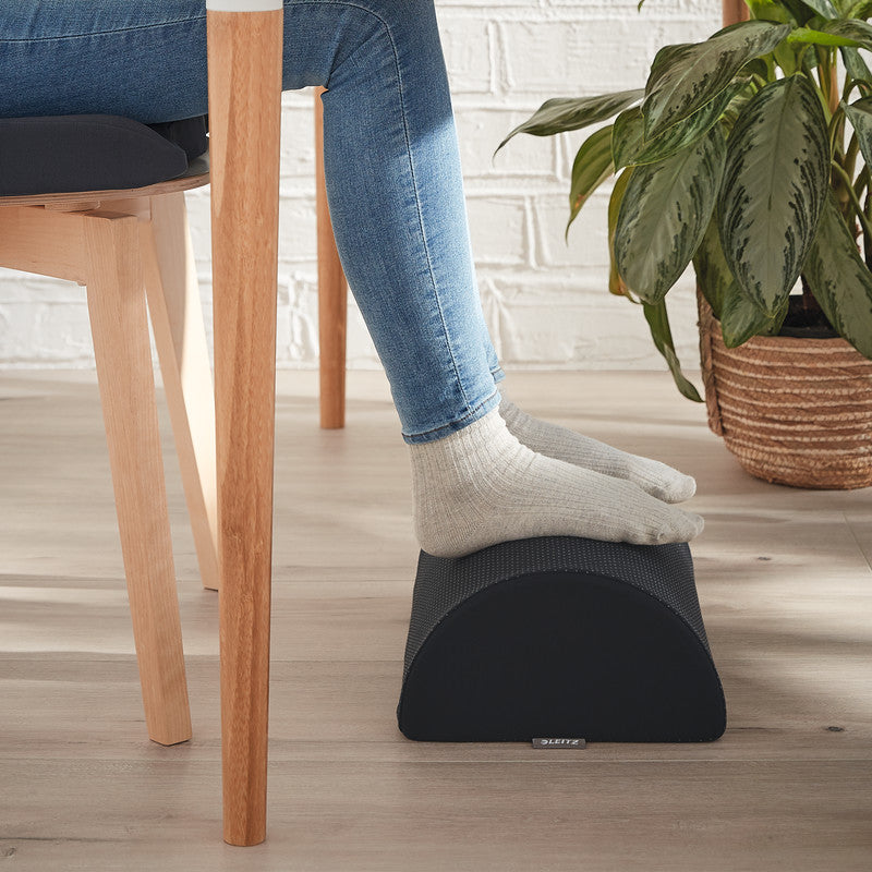 Leitz Fussstütze Ergo Cosy – 26 × 40,5 × 14 cm, samtgrau