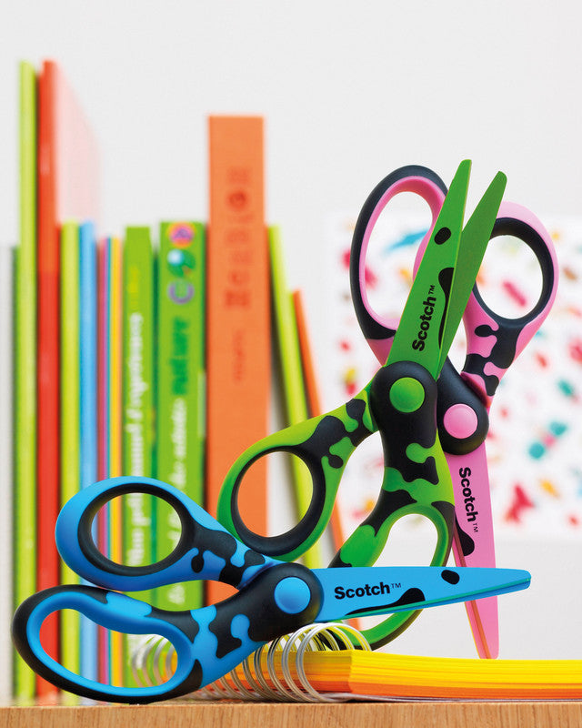 Scotch Kinderschere – 16,5 cm, Edelstahl, für Rechts- und Linkshänder, abgerundet, Kunststoff, farbig sortiert