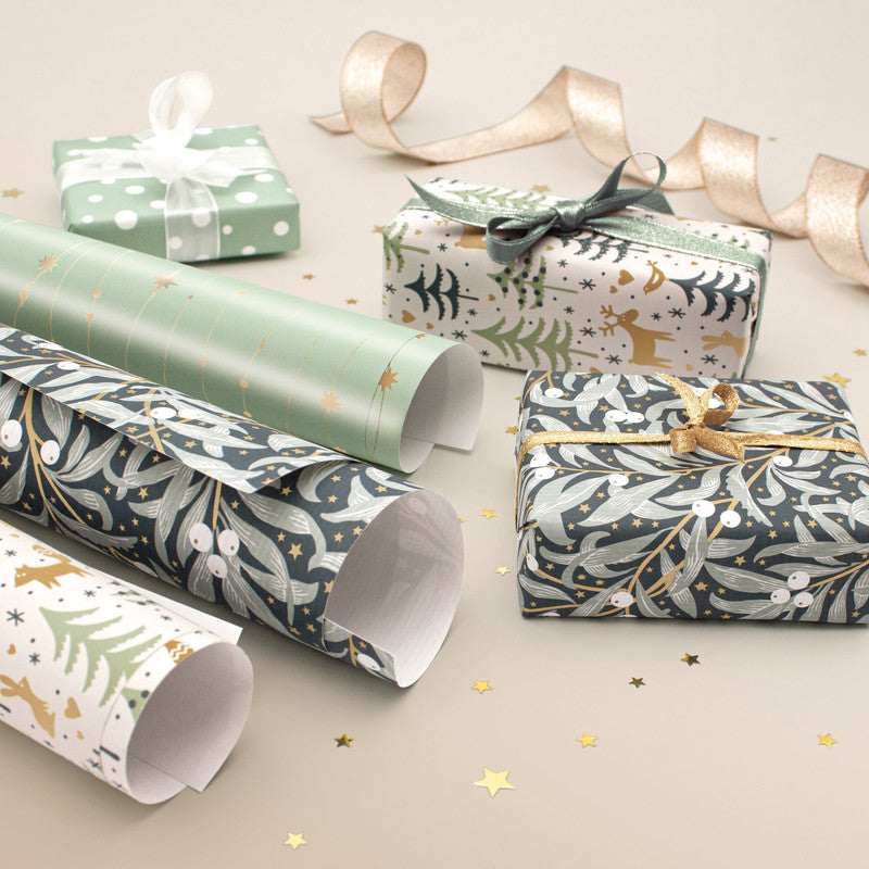 Braun + company Geschenkpapier Rolle – Christmas Leaves (Weihnachten) – 700 × 2000 mm – Indigo